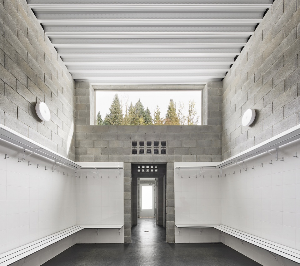 agora facility building in el morrot sports complex by unparelldarquitectes