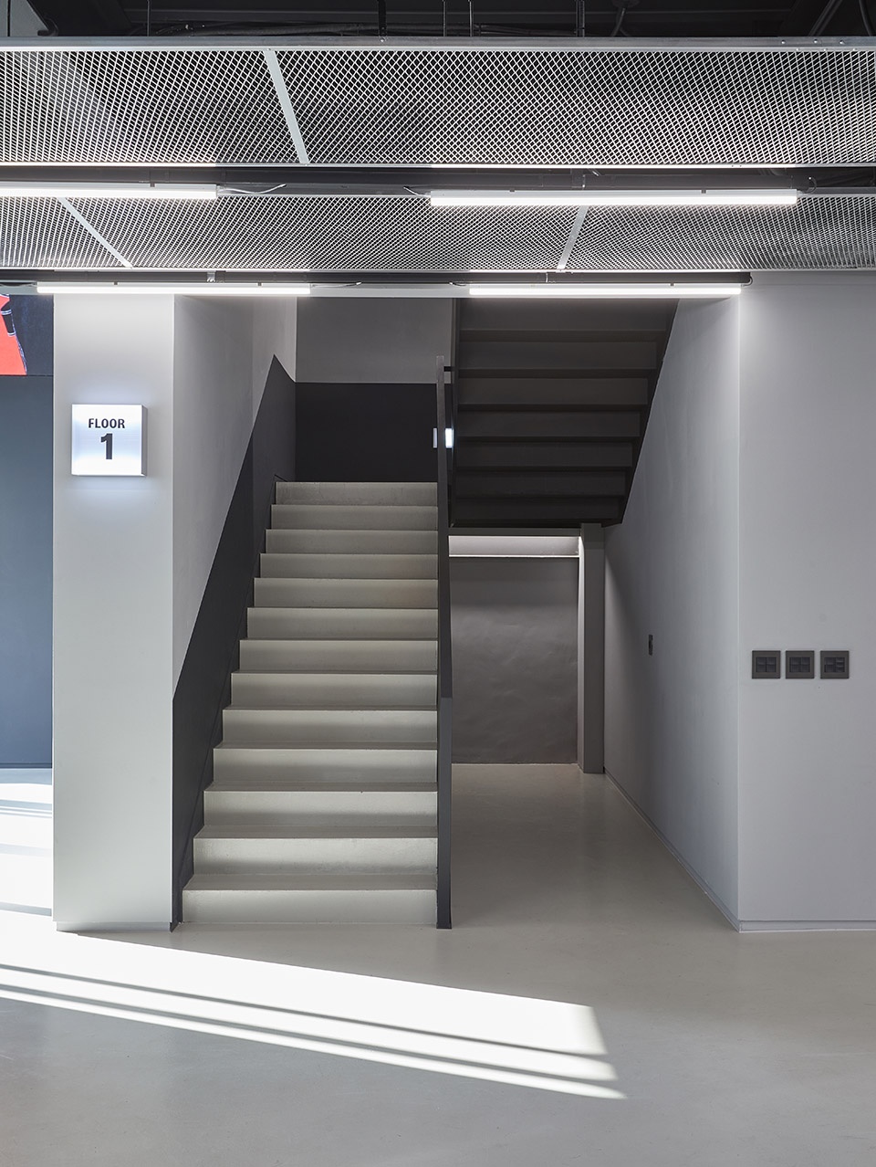 branding environmental design for 1million dance school by tux
