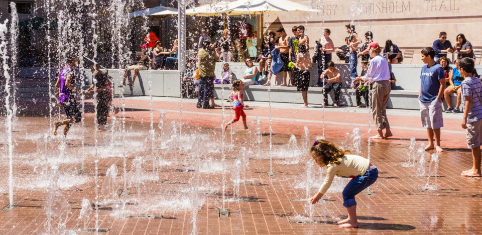 2019 asla general design award of honor sundance square plaza the heart of fort worth michael vergason landscape architects ltd