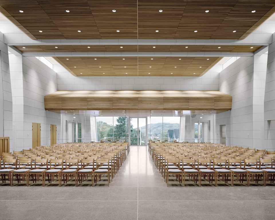 porsgrunn church by espen surnevik