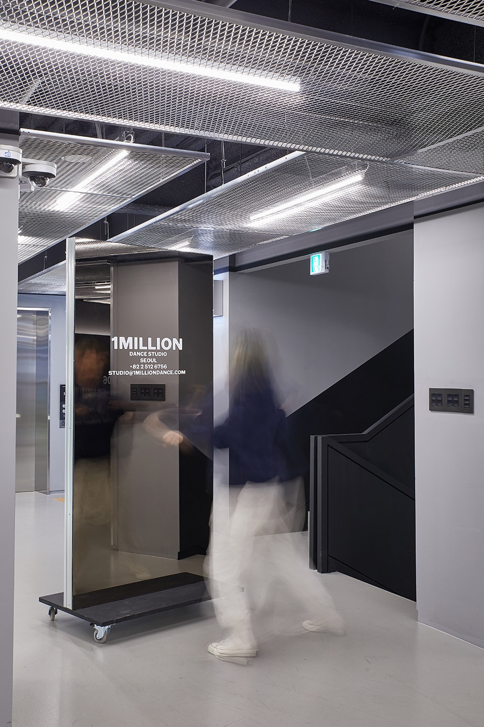 branding environmental design for 1million dance school by tux