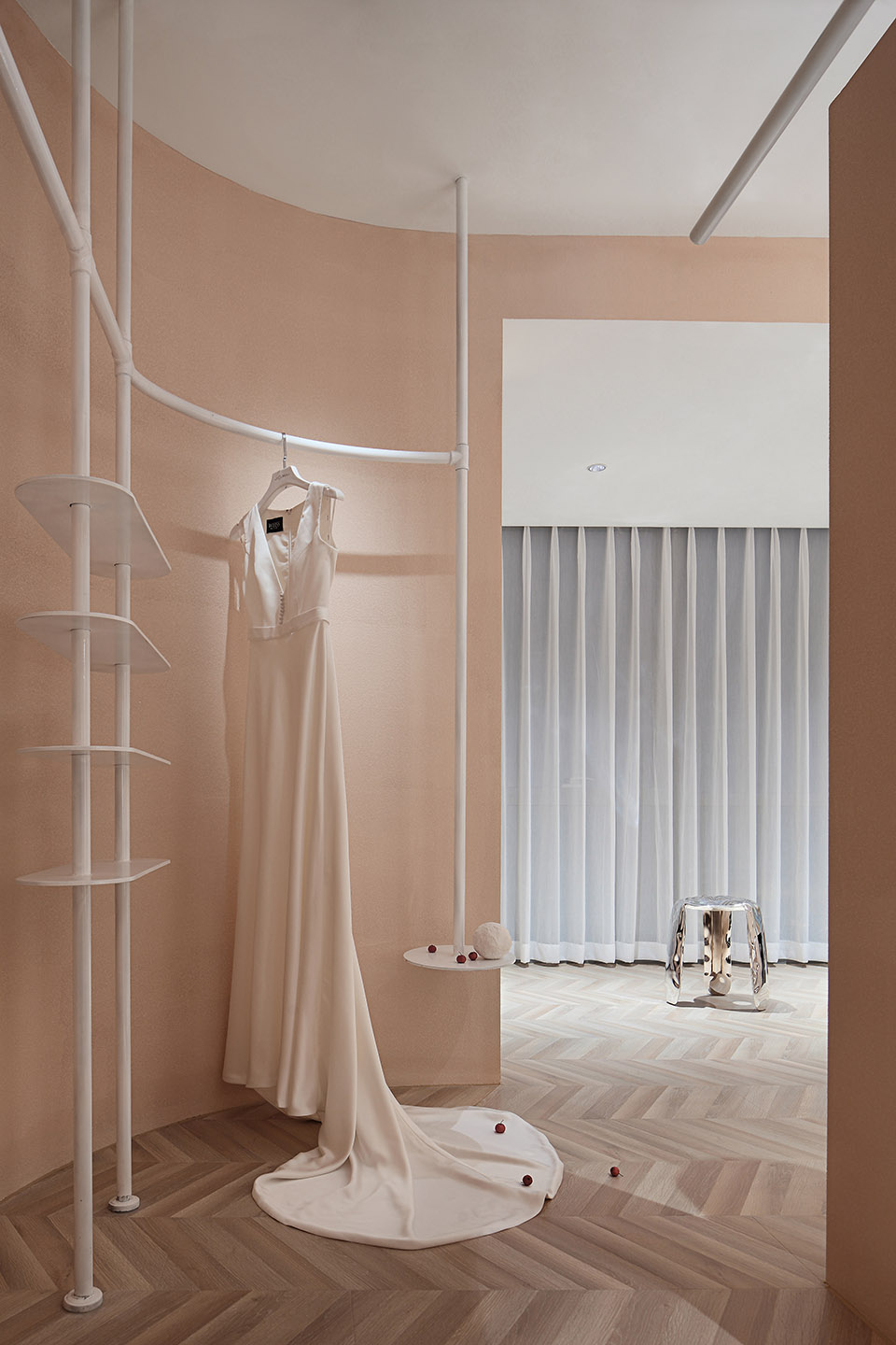 MUCHA BRIDAL wedding dress store, China by Studio JS.D 谷德设计网