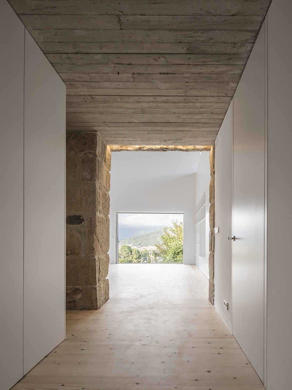 rural house restoration in miraflores by fuertespenedo arquitectos