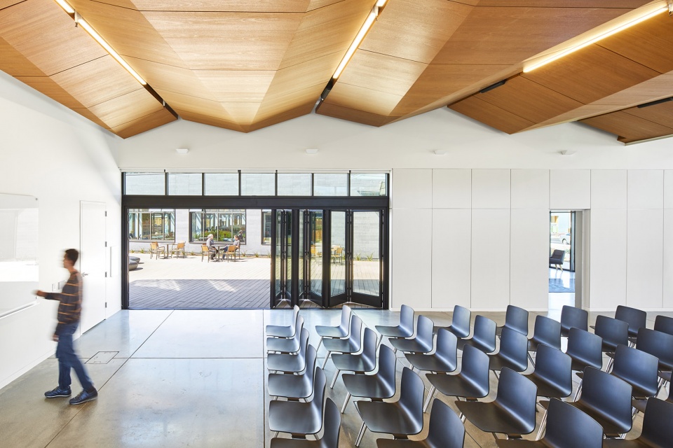 half moon bay library by noll tam architects