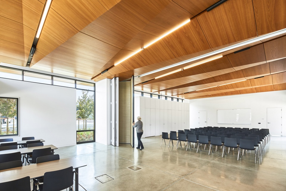 half moon bay library by noll tam architects