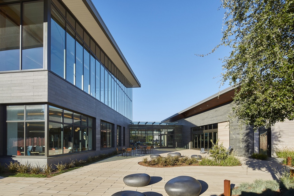 half moon bay library by noll tam architects
