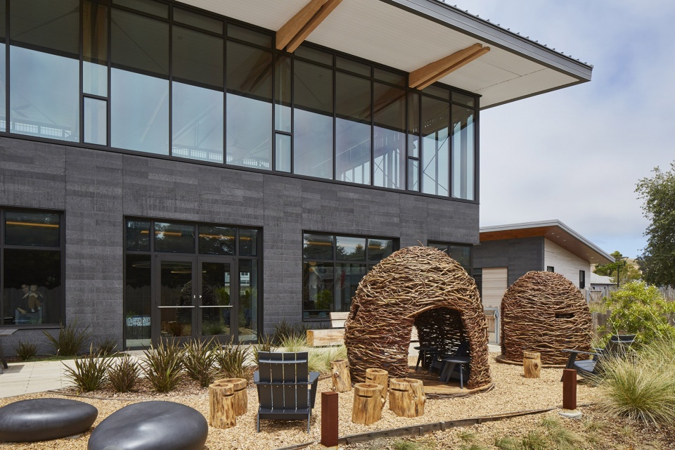 half moon bay library by noll tam architects