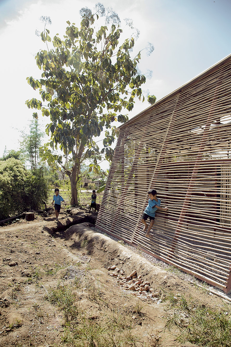 mae ku learning center by estudio cavernas orbe architecture