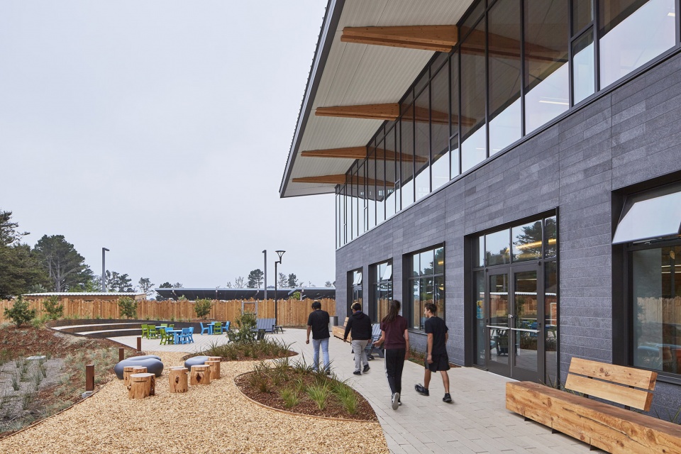 half moon bay library by noll tam architects
