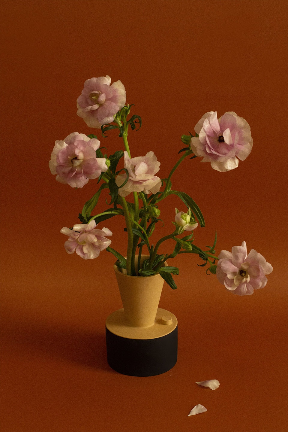 speaker vase collection by suomudesign