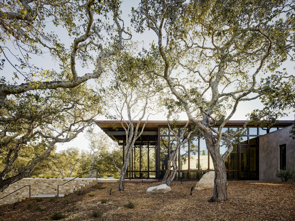 studio schicketanz embraces the california coast