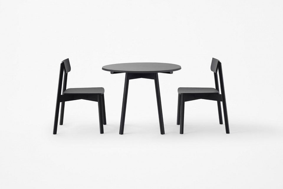 A new wooden chair and table collection 22blade22 Japen by nendo