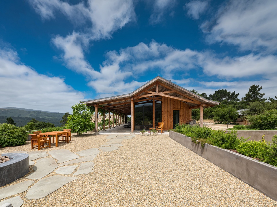 studio schicketanz embraces the california coast
