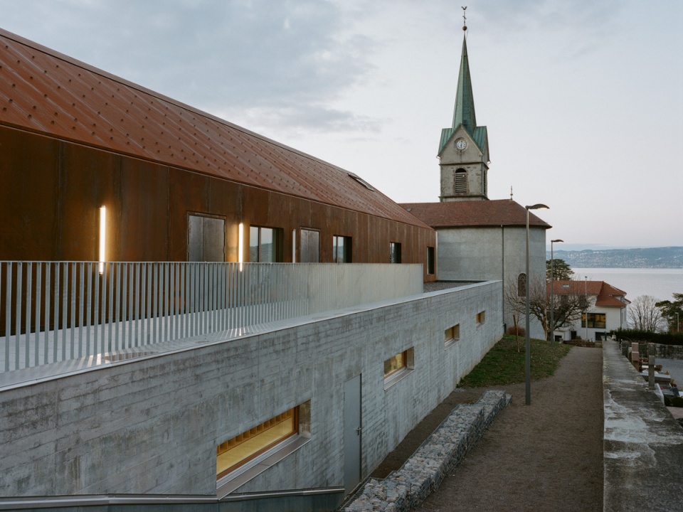 extension of school equipment in lugrin