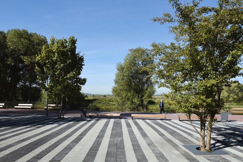 New embankment in Zhukovsky by Basis architectural bureau