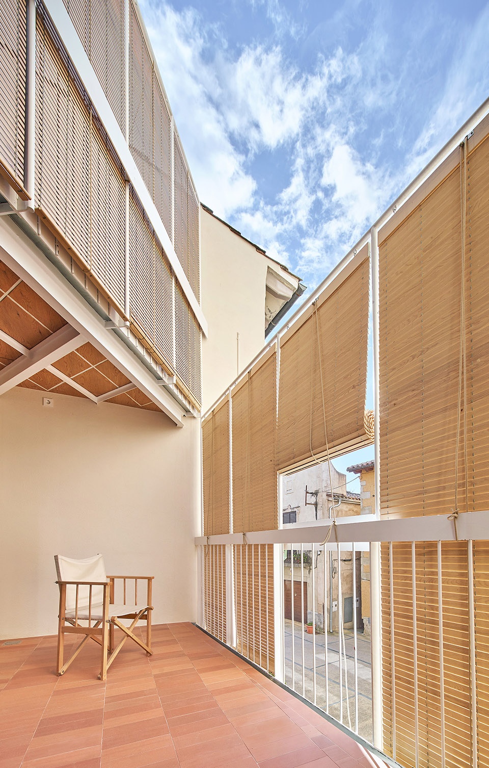 Terraces neighbouring house by unparelldarquitectes