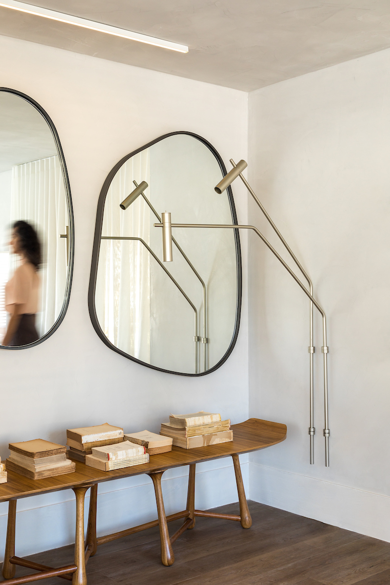 Vitrine Momenttum house by Studio Boscardin.Corsi Arquitetura