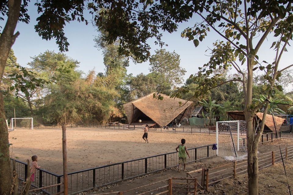 the green island by estudio cavernas