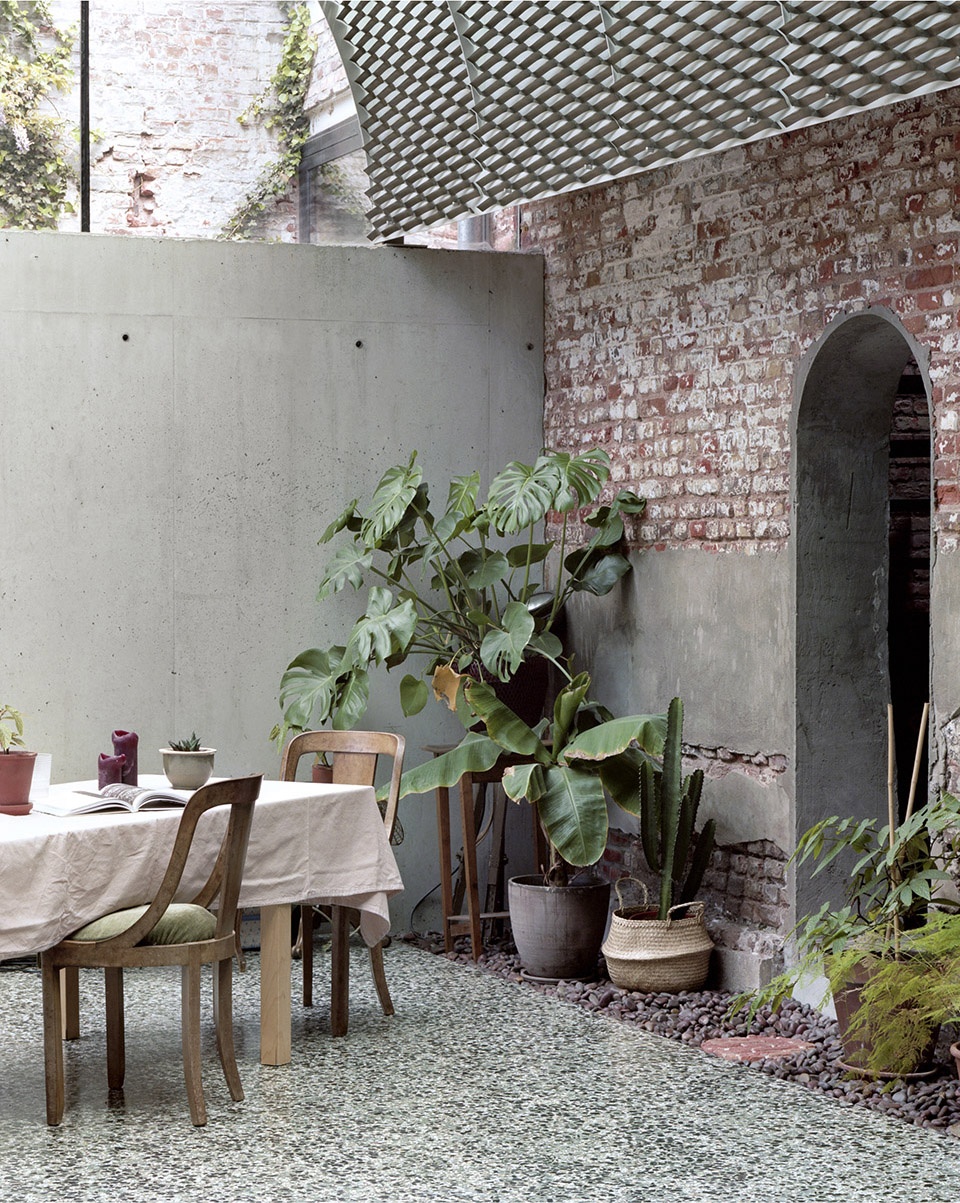 Room in the city Belgium by 51N4E 1