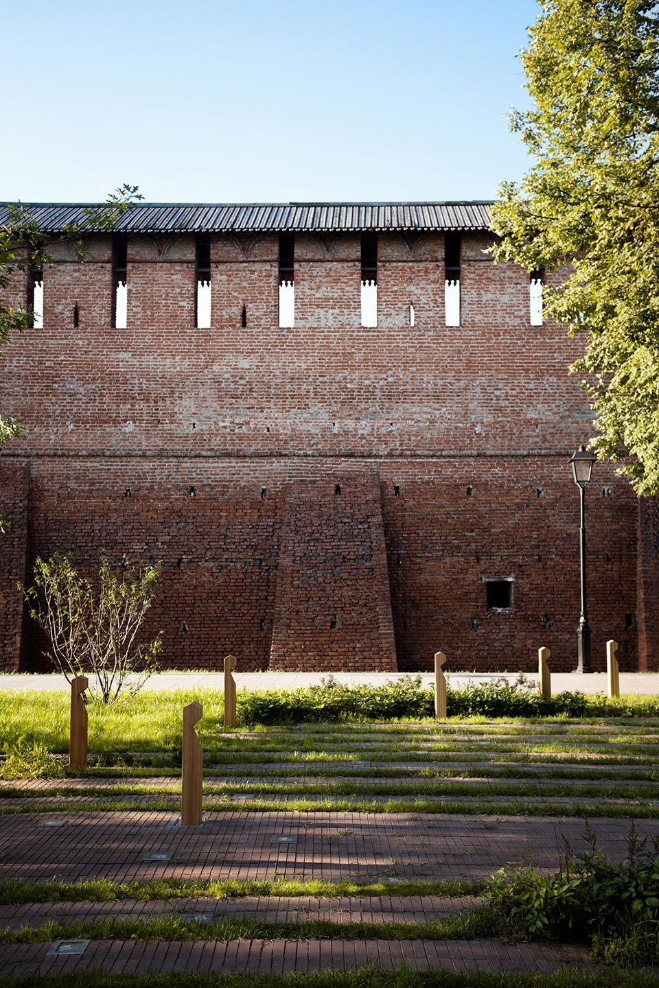 The Shimmering Square near the Kremlin walls by Basis architectural bureau