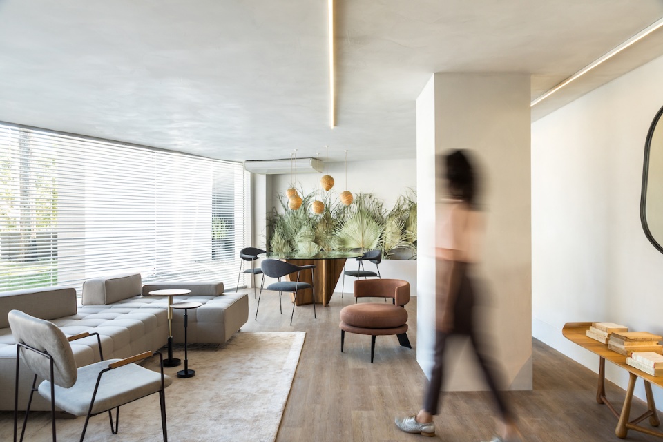 Vitrine Momenttum house by Studio Boscardin.Corsi Arquitetura