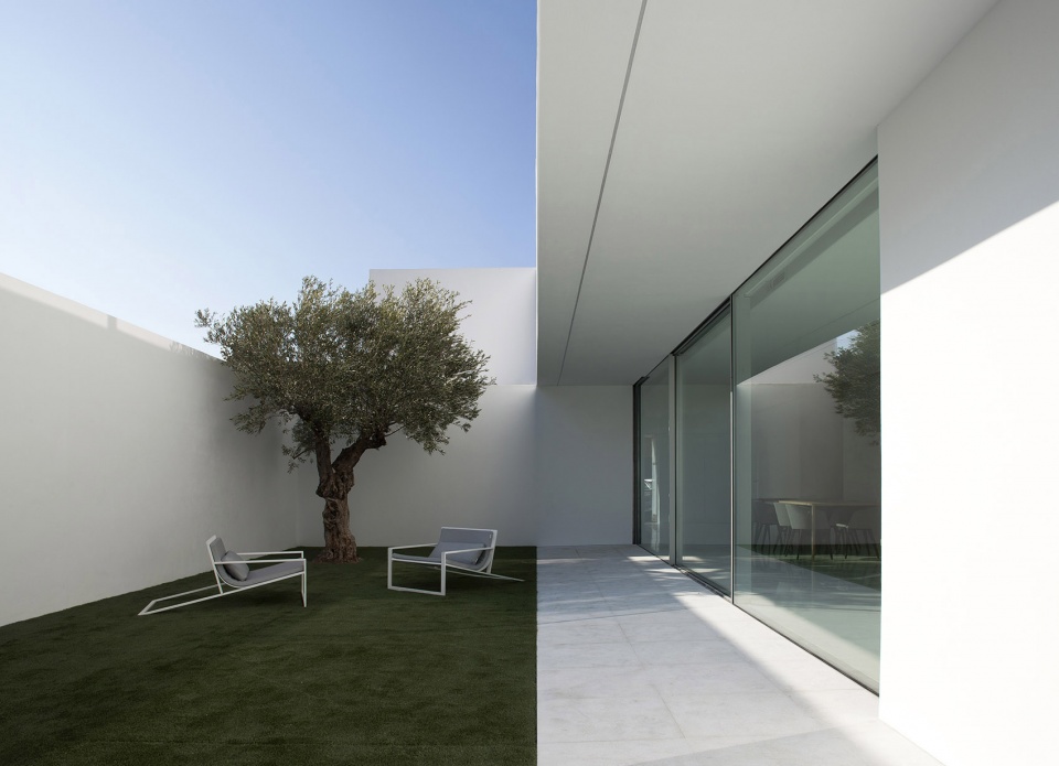 PATI BLAU by FRAN SILVESTRE ARQUITECTOS 1