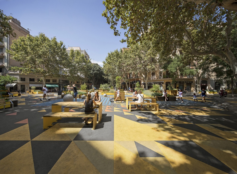Superblock of Sant Antoni by Leku Studio