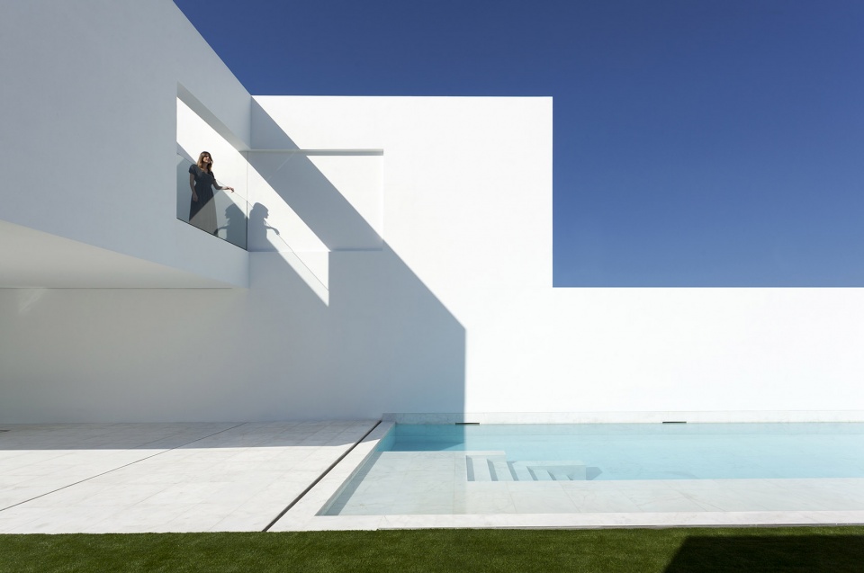 PATI BLAU by FRAN SILVESTRE ARQUITECTOS