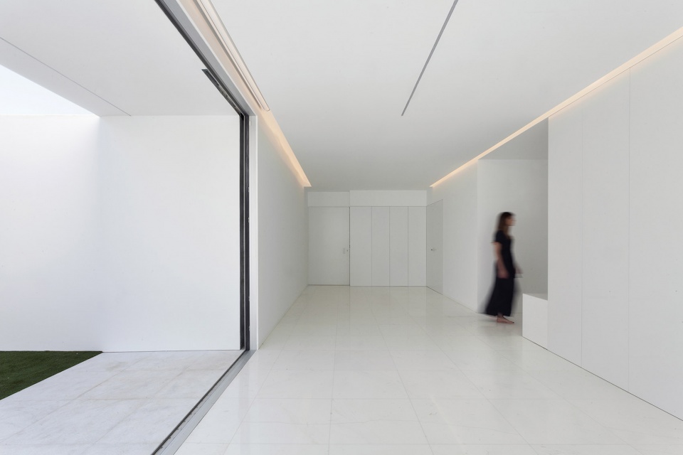 PATI BLAU by FRAN SILVESTRE ARQUITECTOS