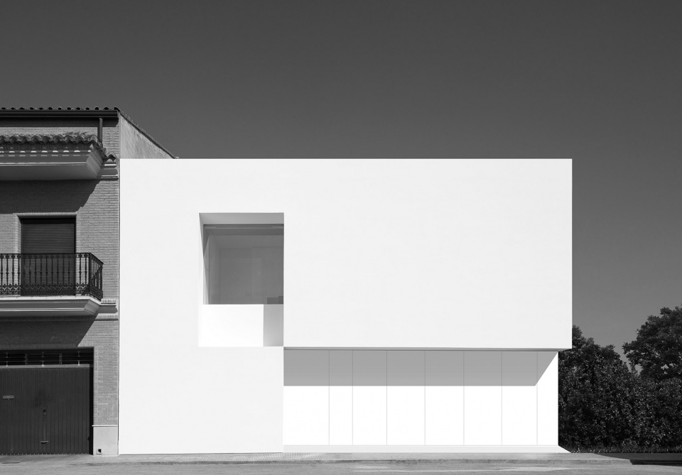PATI BLAU by FRAN SILVESTRE ARQUITECTOS
