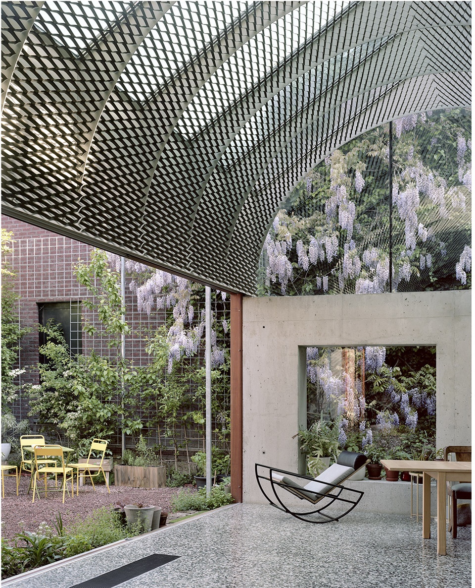 Room in the city Belgium by 51N4E