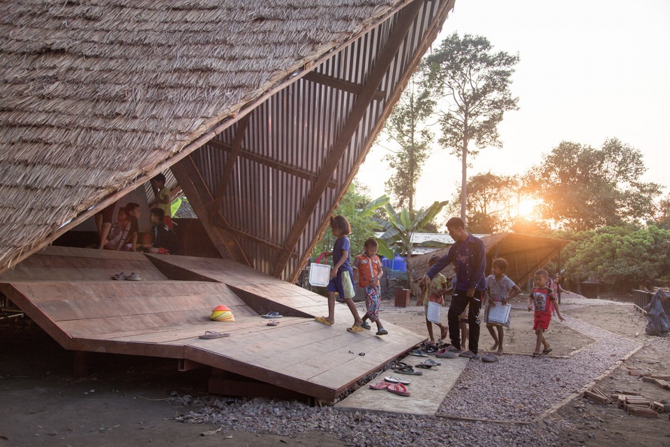 the green island by estudio cavernas