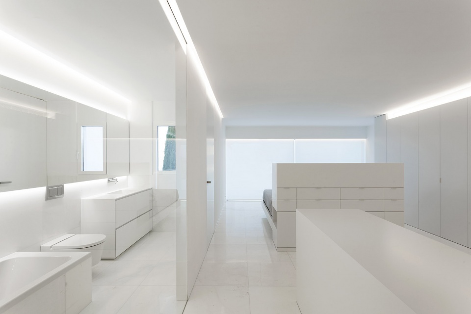PATI BLAU by FRAN SILVESTRE ARQUITECTOS