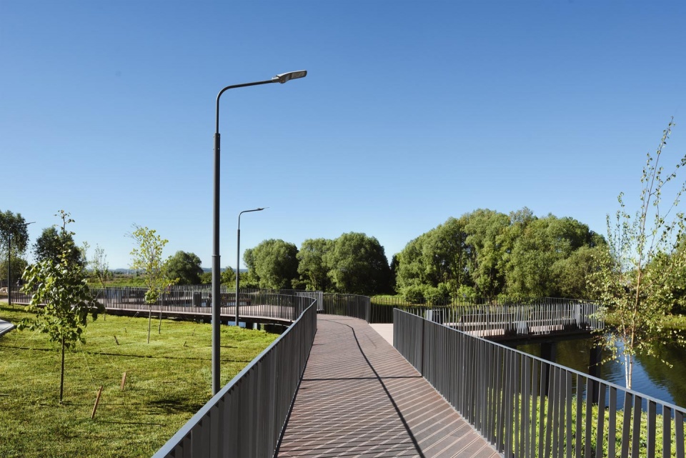 New embankment in Zhukovsky by Basis architectural bureau