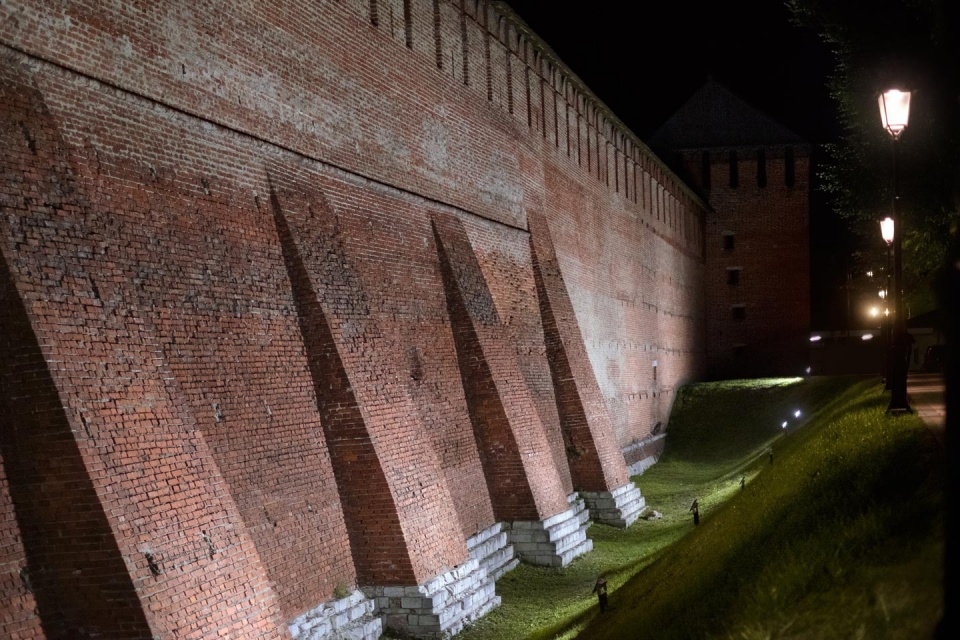 The Shimmering Square near the Kremlin walls by Basis architectural bureau