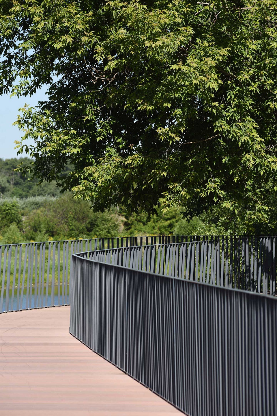 New embankment in Zhukovsky by Basis architectural bureau