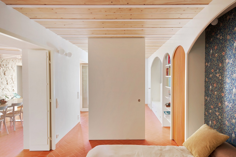Terraces neighbouring house by unparelldarquitectes