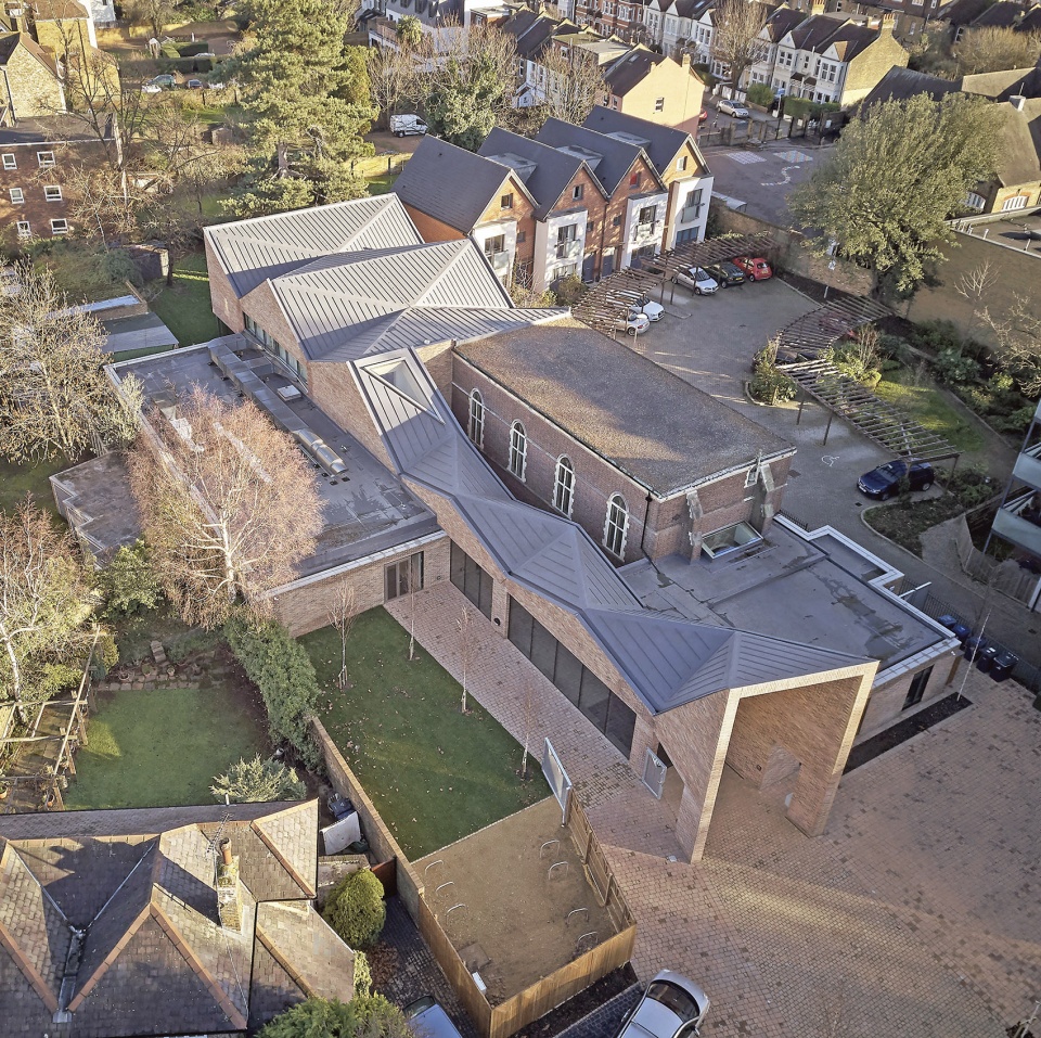 drayton green church by piercycompany