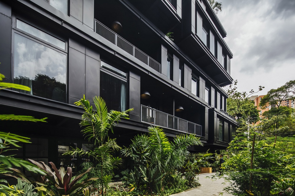 hotel click clack medellin by planb arquitectos