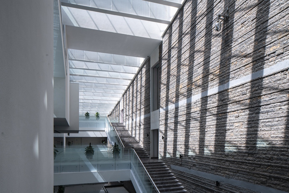 longdong multifunctional parking building of jinan rail transit r3 construction phase 1 china by tong yuan design group