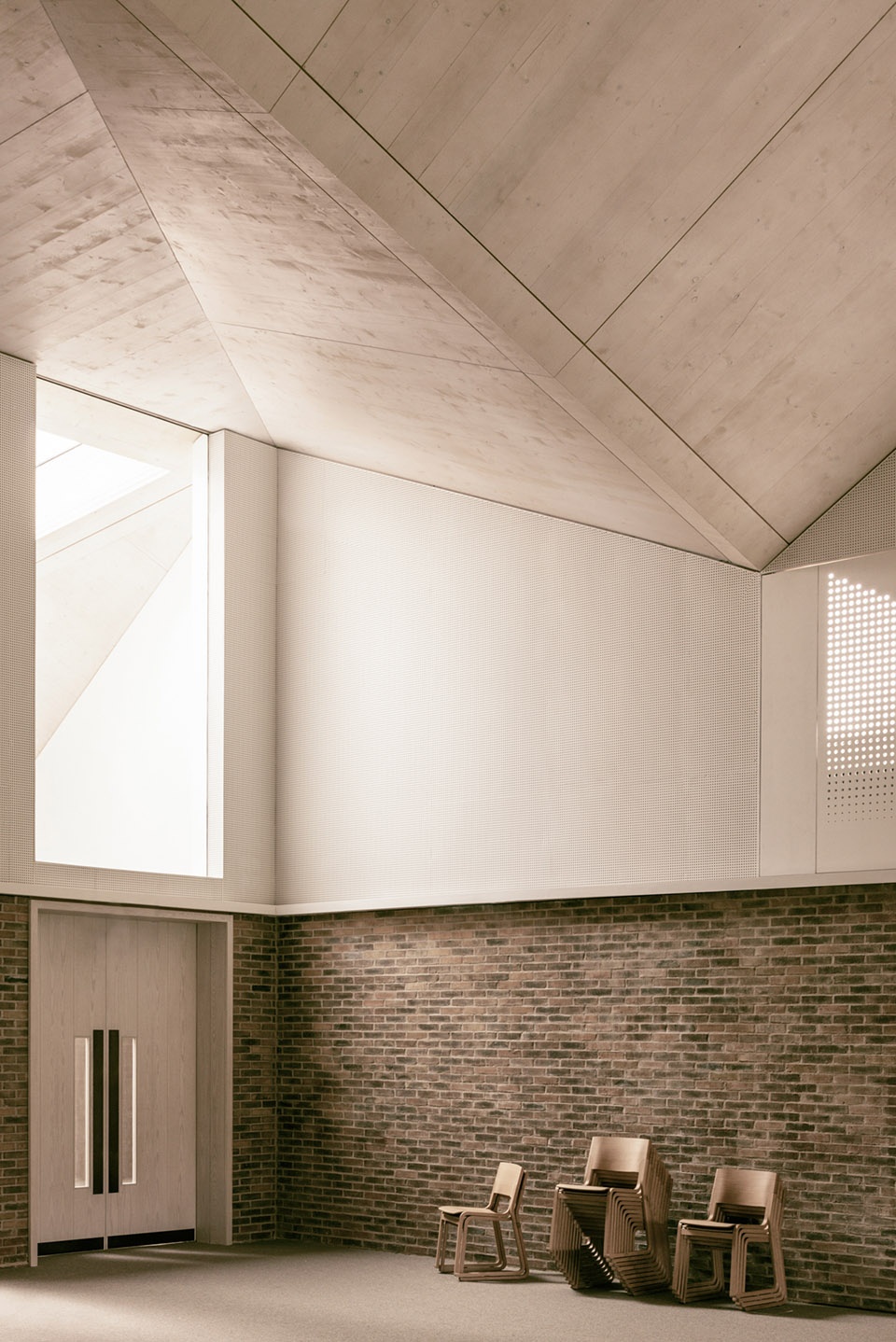 drayton green church by piercycompany