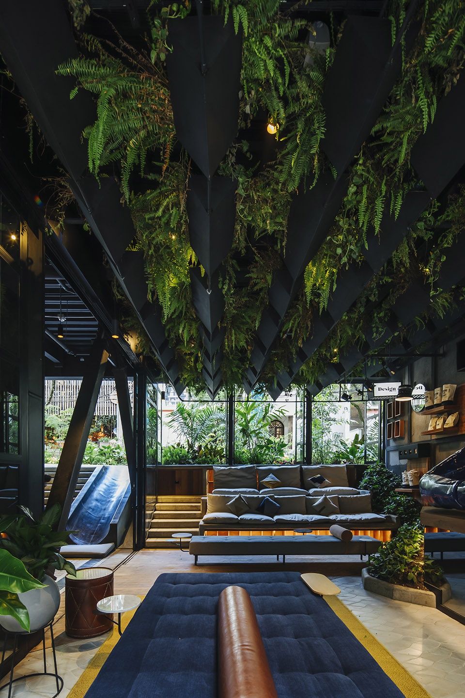 hotel click clack medellin by planb arquitectos