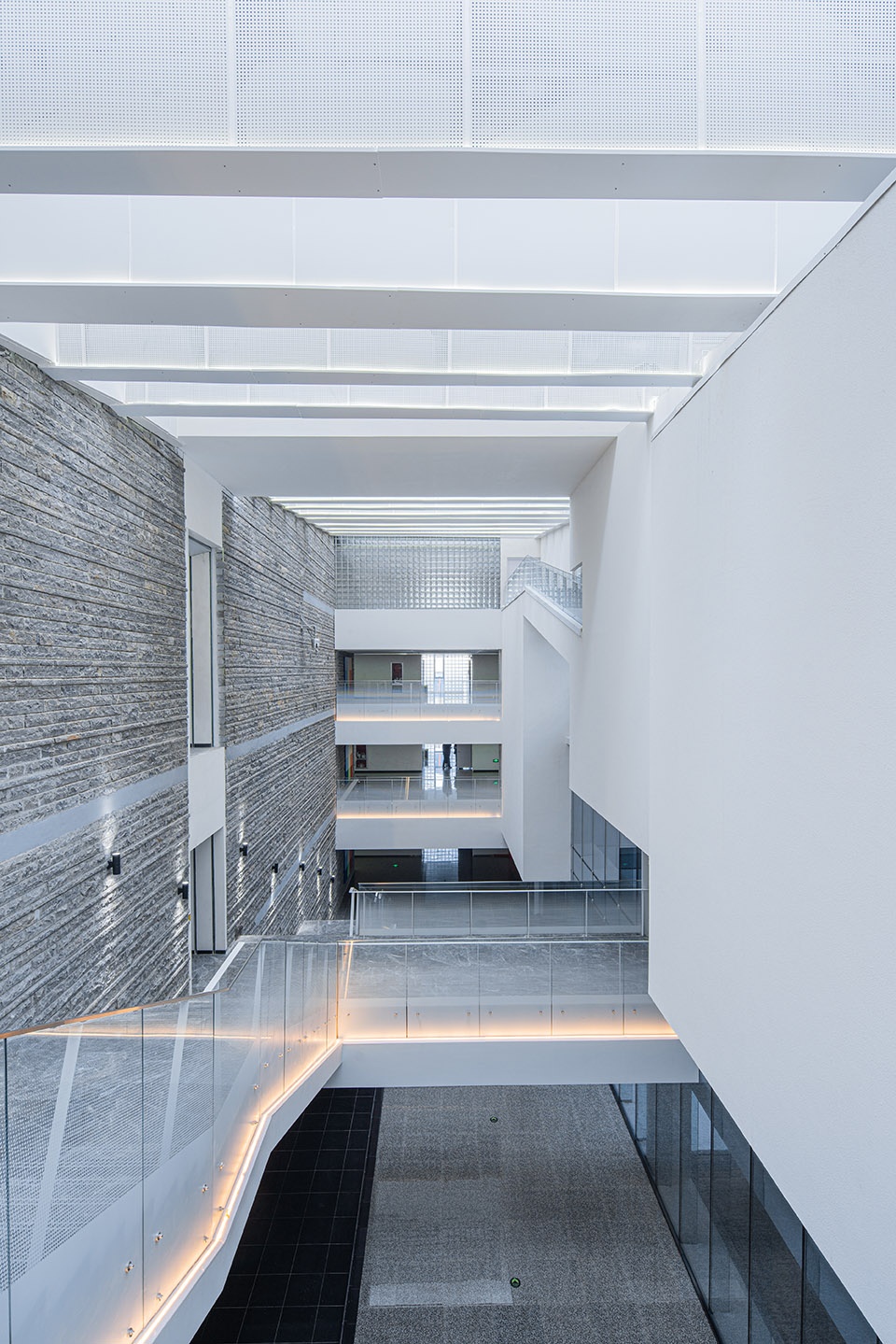longdong multifunctional parking building of jinan rail transit r3 construction phase 1 china by tong yuan design group