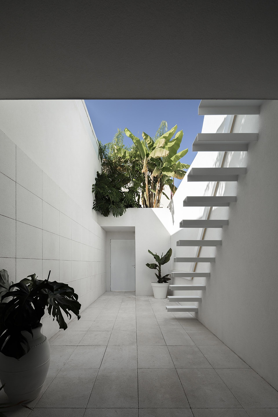beira mar house by paulo martins