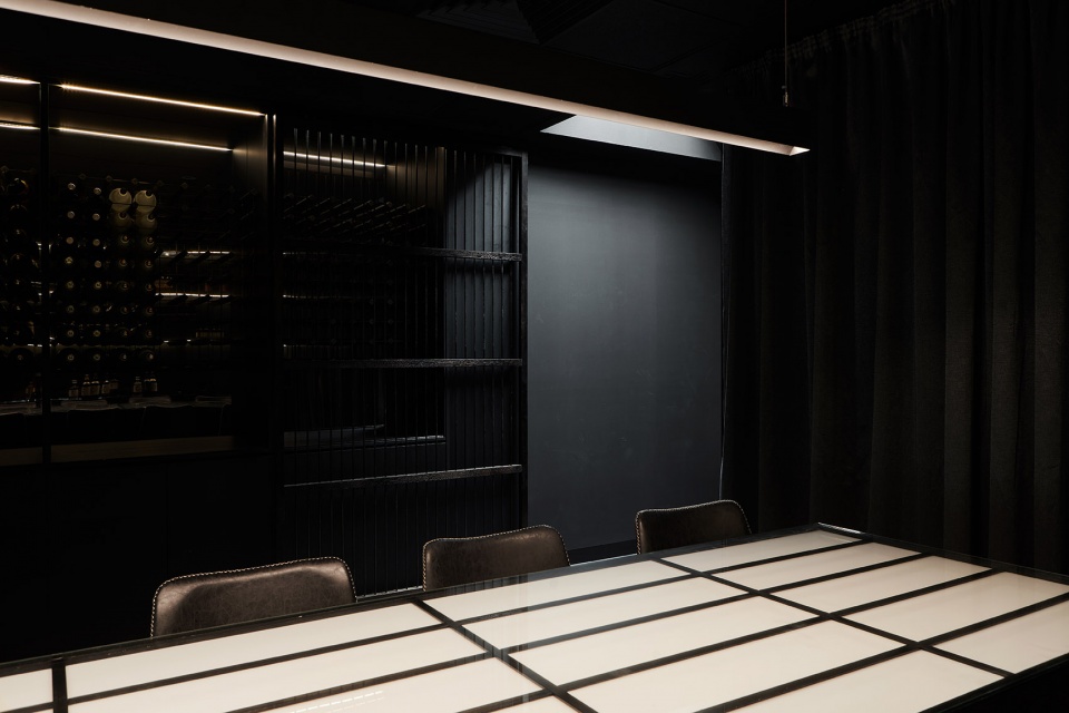 shinbashi restaurant and sake bar by pierce widera