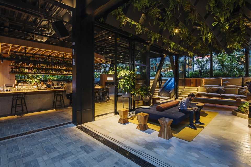 hotel click clack medellin by planb arquitectos