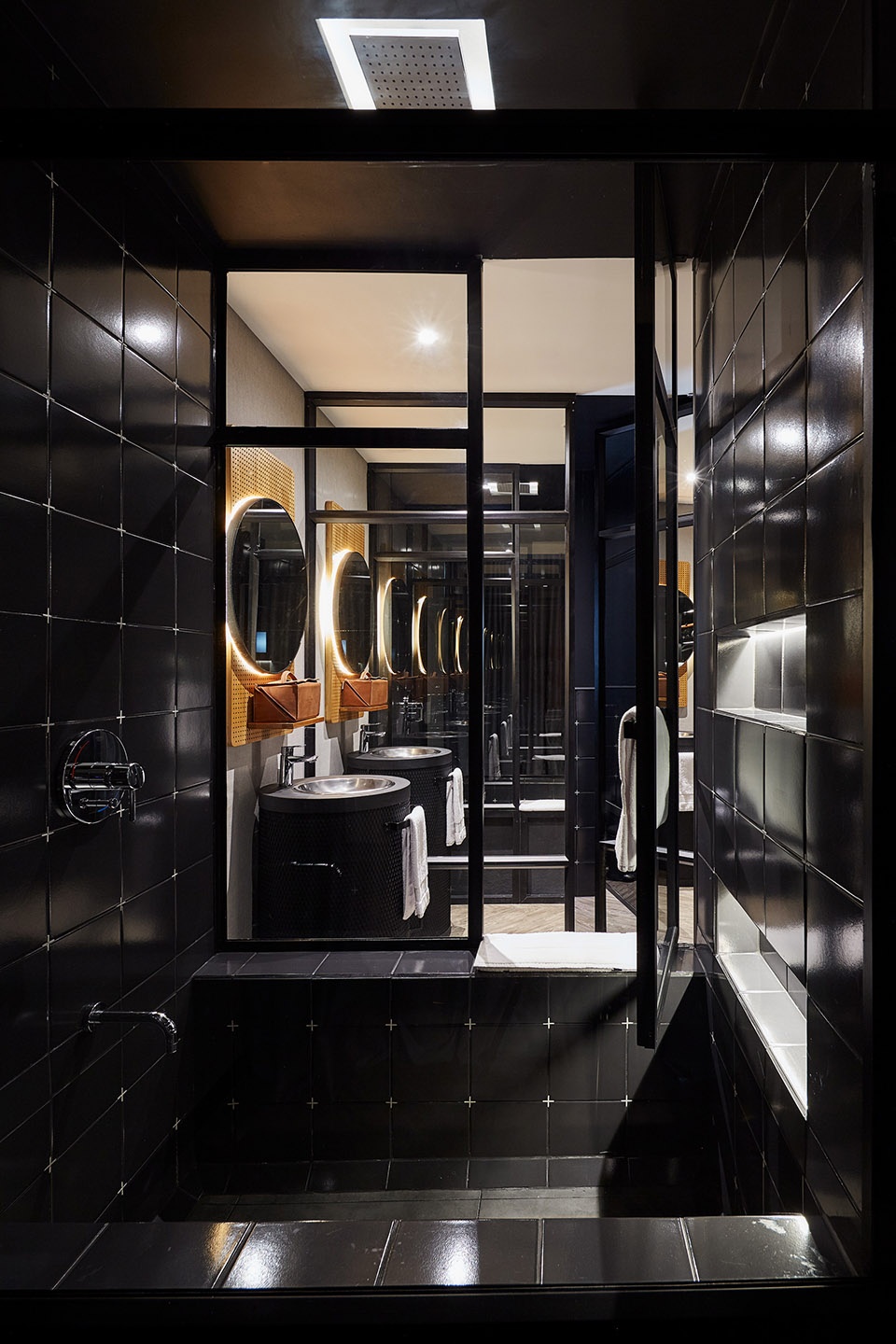 hotel click clack medellin by planb arquitectos