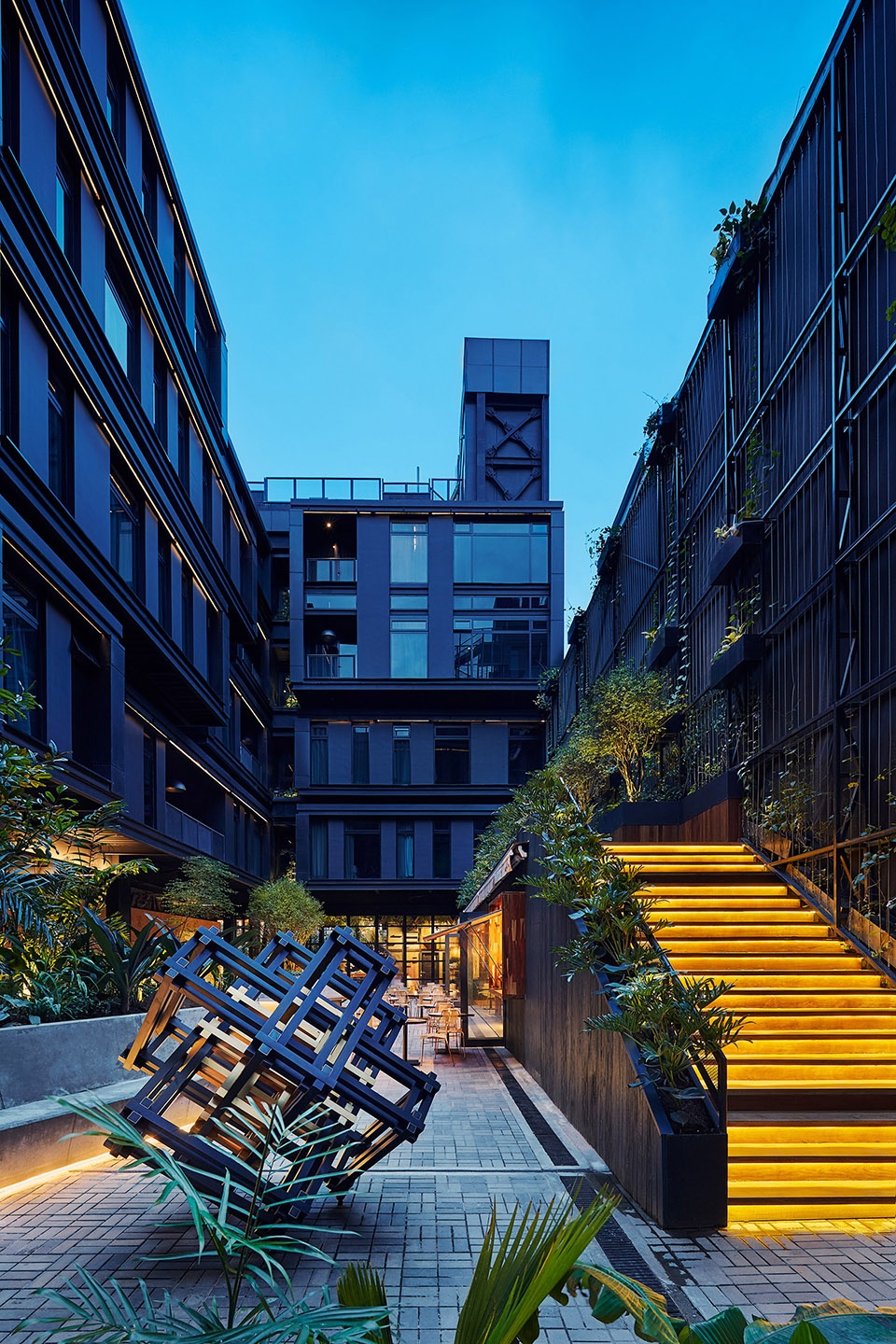 hotel click clack medellin by planb arquitectos
