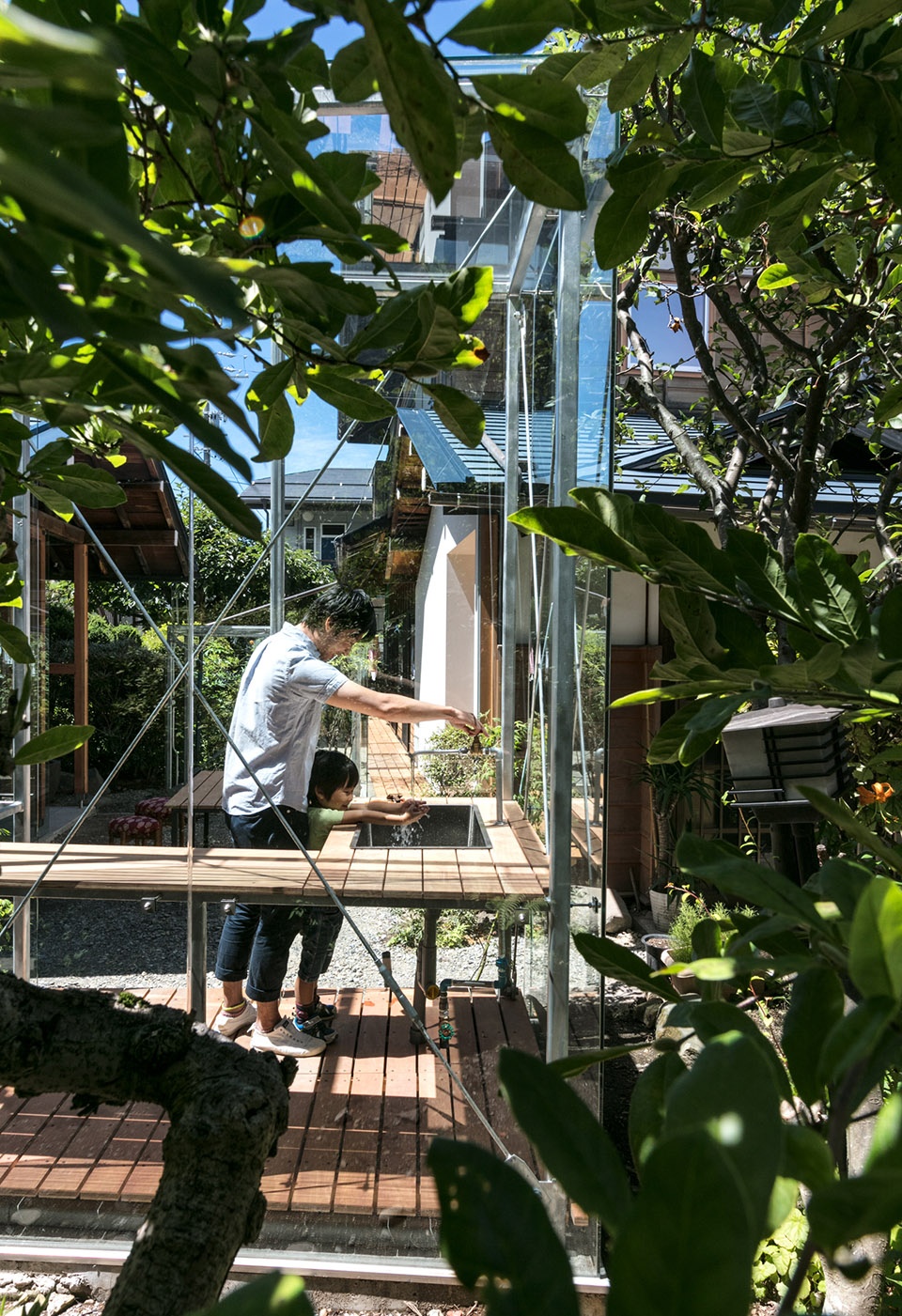 House with 6 annexes Kiyoaki Takeda Architects