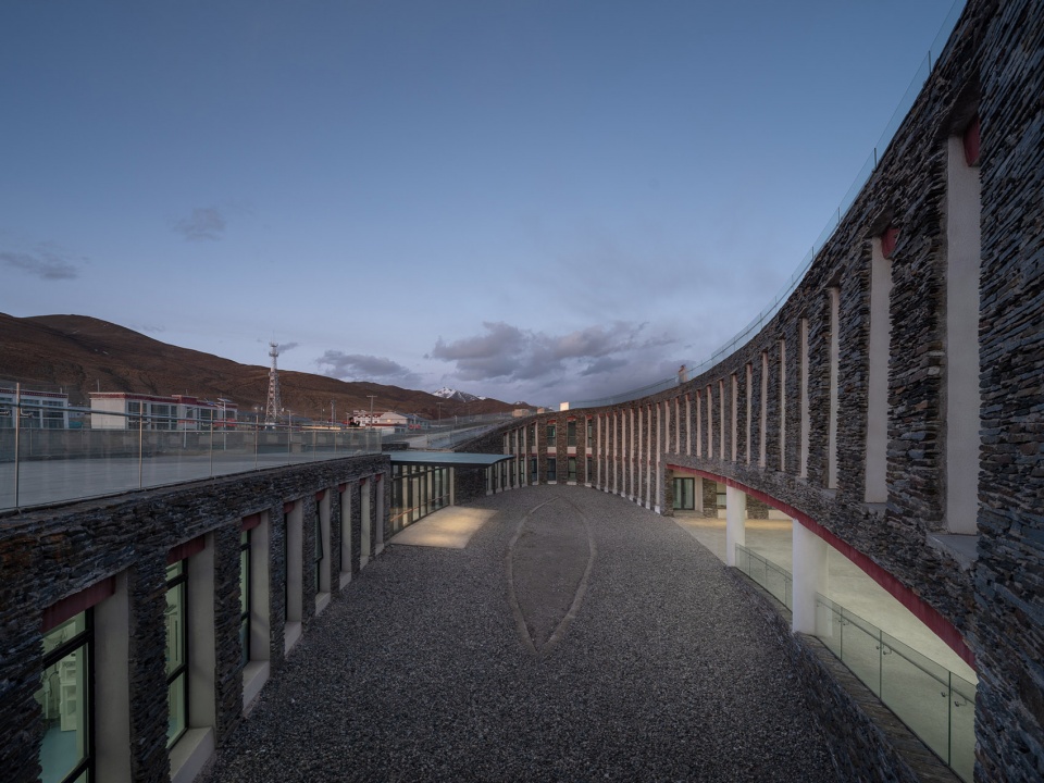 Health center under gunren Boqi BAZUO Architecture Studio
